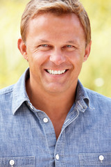 Fototapeta premium Portrait caucasian man outdoors