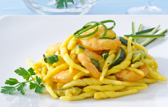 Trofie con zucchini e gamberi