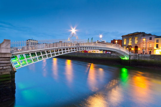 The ha'penny bridge in Dublin at night, Ireland