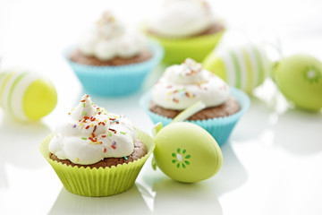 Easter eggs and tasty cupcakes