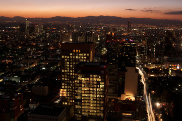 Fototapeta na wymiar Mexiko City bei Nacht