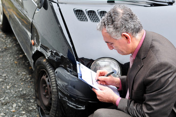 An insurance expert.