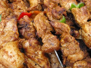 Brochetas de pollo, chicken skewers.
