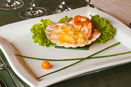 Coquille with shrimp and thyme