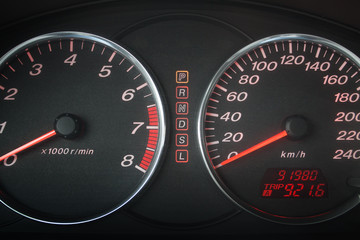 Automobile speedometer and tachometer