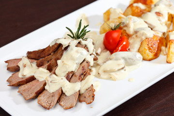 roast beef with vegetables