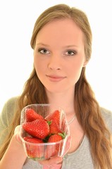 femme avec fraise