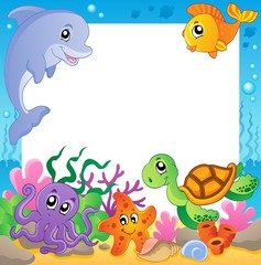 Naklejka premium Frame with underwater animals 1