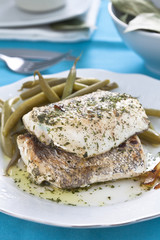 hake fillet with green beans