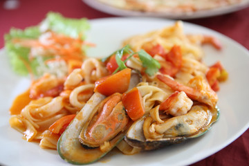 seafood pasta with tomato sauce