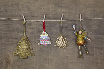 Weihnachtskarte in Gold im rustikalen Landhausstil mit Elfe
