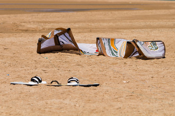 kitedrachen an Land