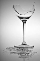 Verre a pied cassé