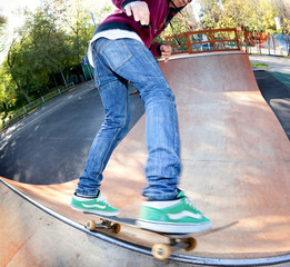 Skateboarder to jump the railing