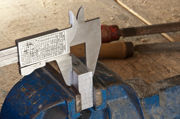 Measuring with caliper