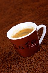 Obraz premium tasse de café instantané publicitaire