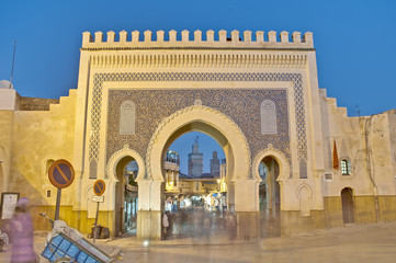 Porte Bab Bou Jeloud à Fès, Maroc