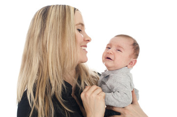 Glückliche junge Mutter mit Baby