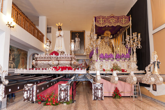 Trono de la virgen de la Trinidad y Jesus Cautivo