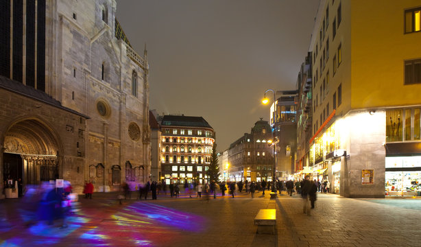 Square before St. Stephen's Cathedral in night