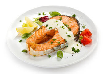 Grilled salmon and vegetables