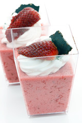 Strawberry mousse cake