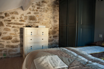 chambre rustique mur en pierres