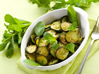 Sauteed zucchinis with mint leaf