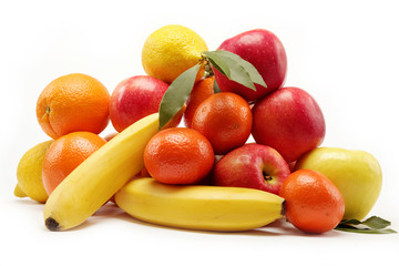 Fototapeta na wymiar fruits isolated on a white background.