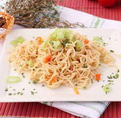 Asiatisches Nudelgericht