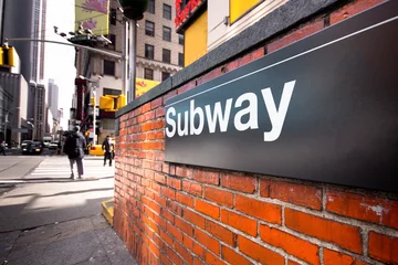 Zelfklevend Fotobehang New York Ingang metrostation New York City op straat