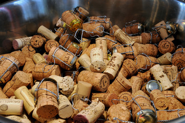 viele Wein- & Sektflaschenkorken - Korken
