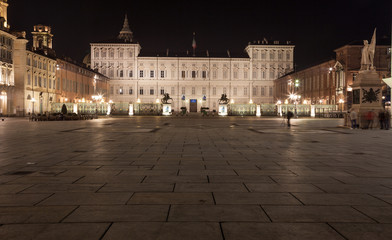 Fototapeta na wymiar Ancient central baroque street in Turin (Torino) - at night (2)