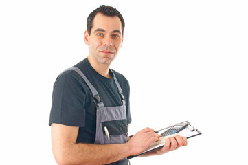 Handwerker macht Aufzeichnungen