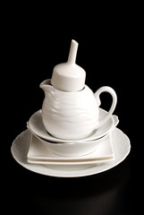 PIATTI E PIATTINI  CONLATTIERA ED IMBUTO