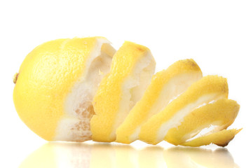 Fototapeta na wymiar dojrzałe cytryny na białym