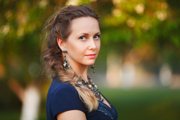 Naklejka premium Beautiful woman on nature