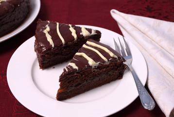 Zwei Schokostücke von die Schokotorte