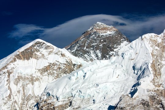 everest from way to everest base camp