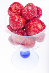 frische Erdbeeren aus dem eigenen Garten