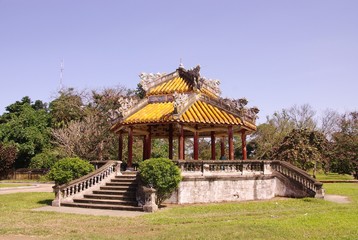 Fototapeta na wymiar Świątynia w Zakazane Miasto w Hue w Wietnamie