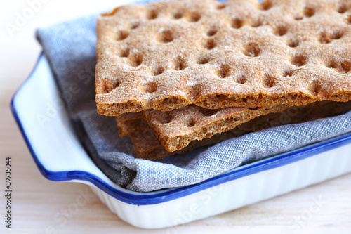 rye cracker bread