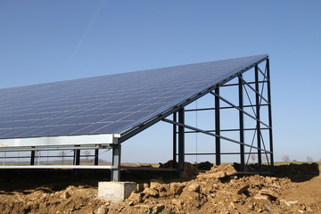 Toit de hangar photovolta&iuml;que