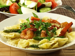 Pasta and shrimps