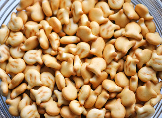 Крекеры в тарелке