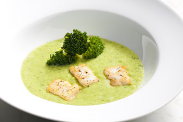 broccoli soup with mackerel