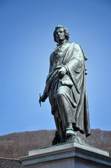 Fototapeta na wymiar Pomnik Mozarta w Salzburgu, Austria