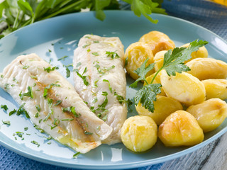 steamed cod with parsley and potatoes