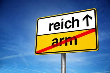 Ortsschild Reich oder Arm