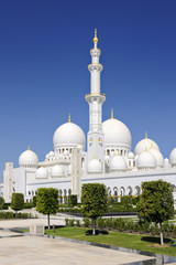 Fototapeta na wymiar Sheikh Zayed Bin Sultan Al Nahyan Meczet w Abu Dhabi